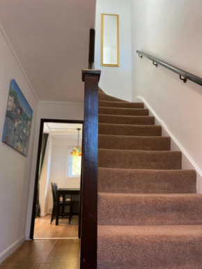 Beautiful 2 bedroom & Balcony flat in central London